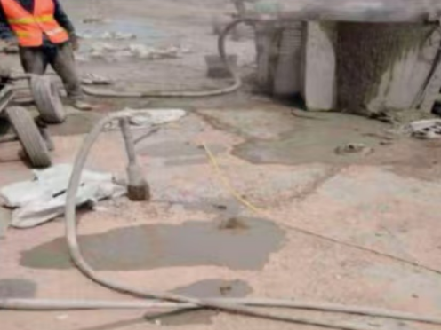 盐源水泥混凝土路面板底注浆技术 路面脱空注浆整治方案