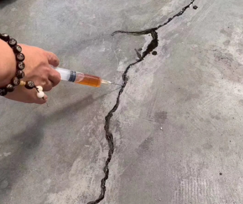 盐源混凝土裂缝修补技术详解​